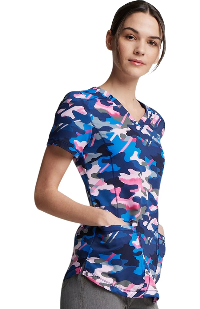 Dickies Women's V-Neck Camo In Line Print Scrub Top 5 Dickies Women's V-Neck Camo In Line Print Scrub Top - Image 3